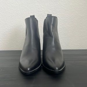 Brand new Steve Madden black Chelsea boots size 8.5